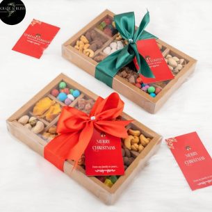 CHRISTMAS SNACKING NUT BOX ENGLISH AFRIKAANS